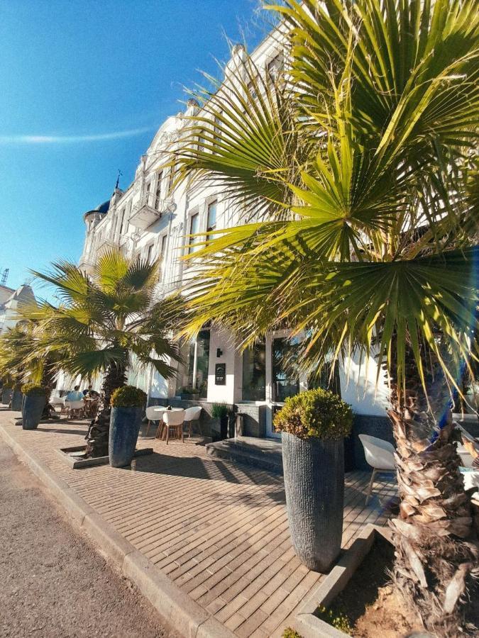 Ritsa Hotel Sukhumi Exterior photo