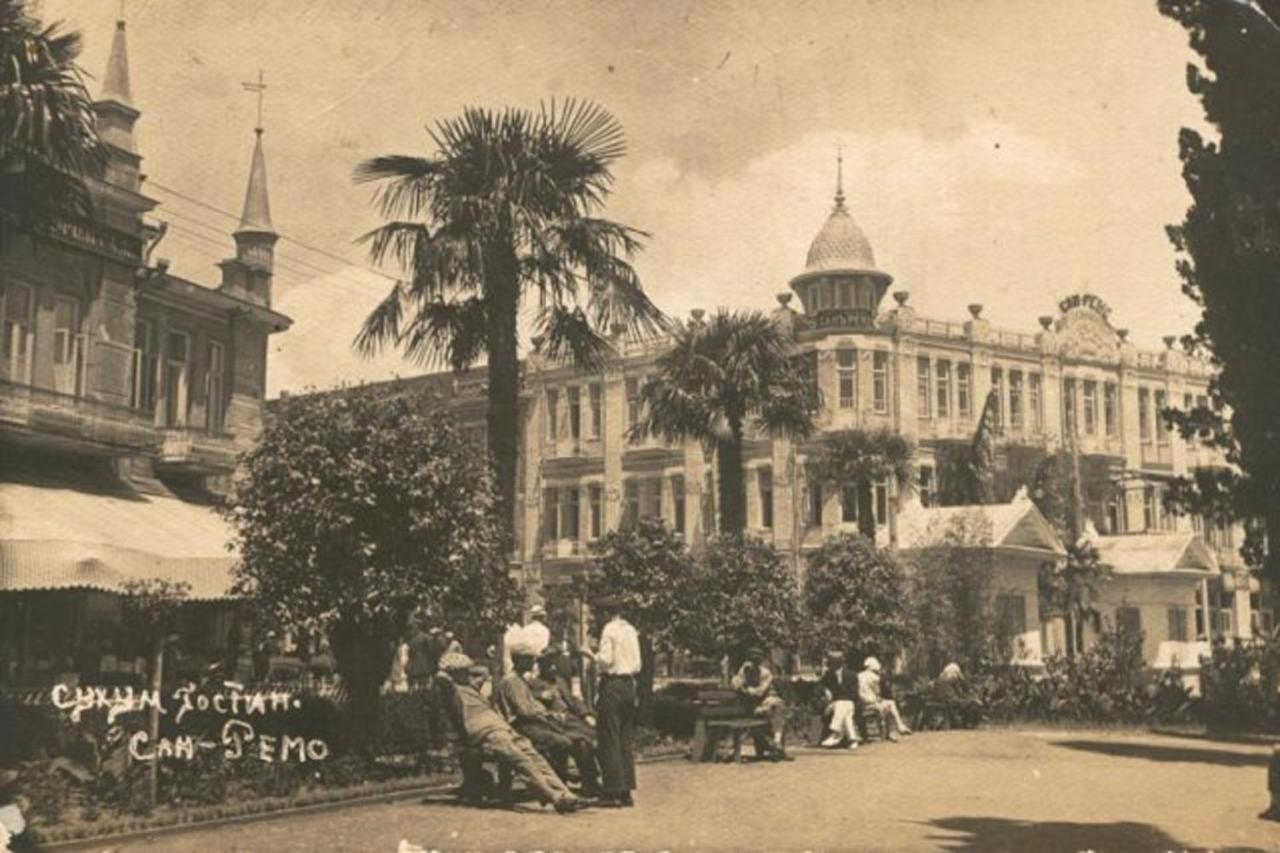Ritsa Hotel Sukhumi Exterior photo