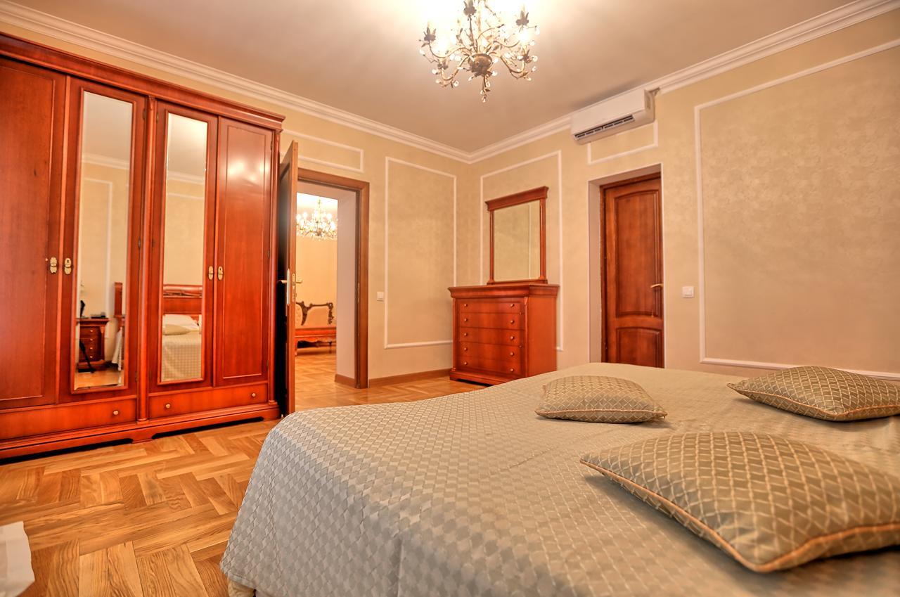 Ritsa Hotel Sukhumi Exterior photo