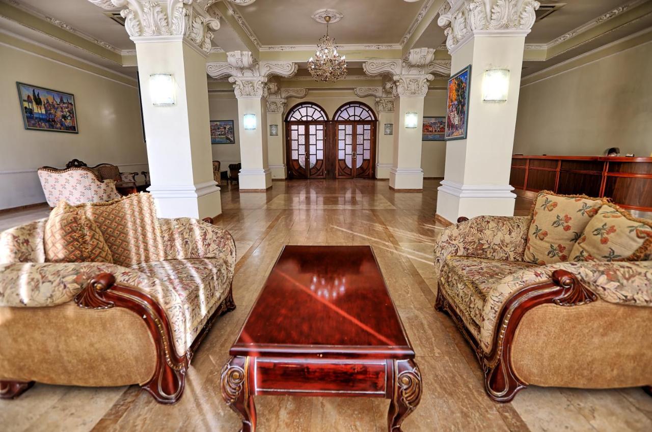 Ritsa Hotel Sukhumi Exterior photo
